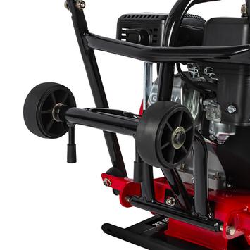 Виброплита DDE VP 80 СK (6,5 л.с., плита 580×420 мм, до 420 кв. м/час, 80 кг, гл. упл. 30 см, колеса)