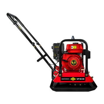 Виброплита DDE VP 90 CK (6,5 л.с., плита 550×450 мм, до 500 кв. м/час, 90 кг, гл. упл. 30 см, колеса)