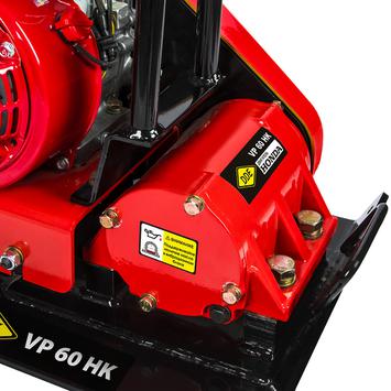 Виброплита DDE VP 60 HK (дв. Honda, 5,5 л.с., плита 500×360 мм, до 450 кв. м/час, 65 кг, гл. упл. 20 см, колеса)
